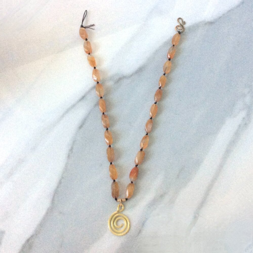 Natural Agate/Carnelian Beaded Necklace with a Swirl Pendant